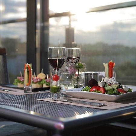 Raziotel Kyiv Yamska Esterno foto