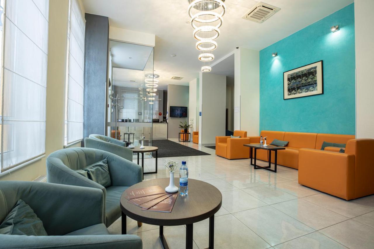 Raziotel Kyiv Yamska Esterno foto