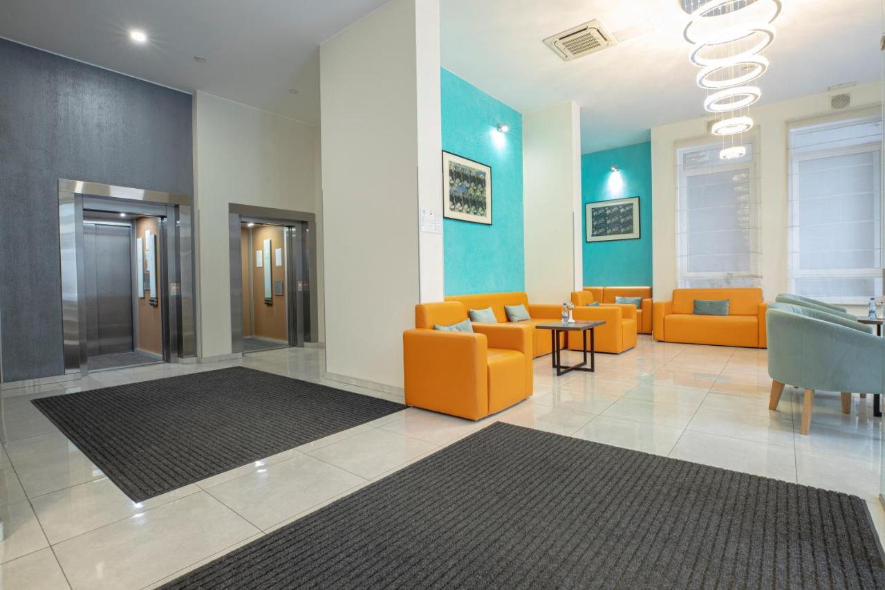 Raziotel Kyiv Yamska Esterno foto
