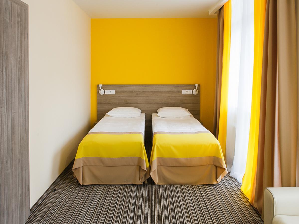 Raziotel Kyiv Yamska Esterno foto