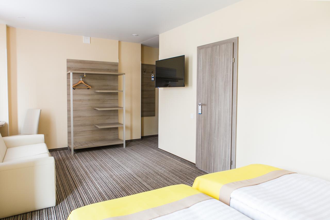 Raziotel Kyiv Yamska Esterno foto