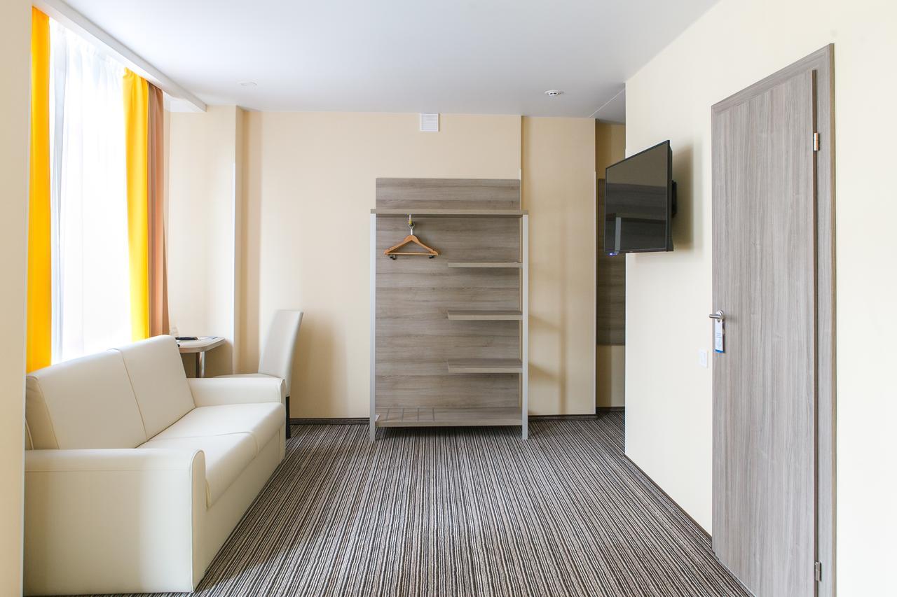 Raziotel Kyiv Yamska Esterno foto