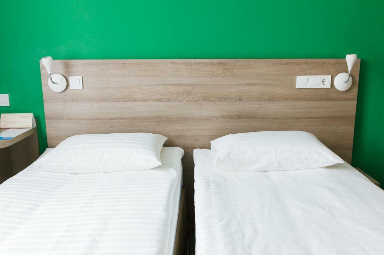 Raziotel Kyiv Yamska Esterno foto