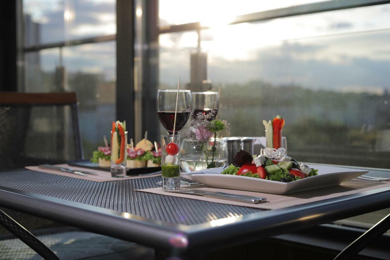 Raziotel Kyiv Yamska Esterno foto