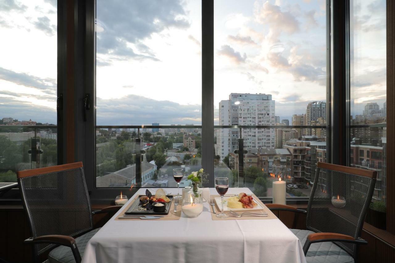 Raziotel Kyiv Yamska Esterno foto