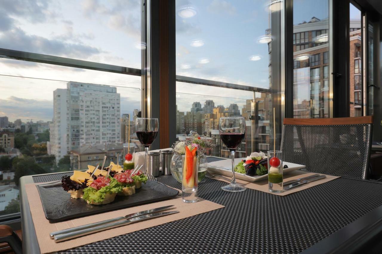 Raziotel Kyiv Yamska Esterno foto